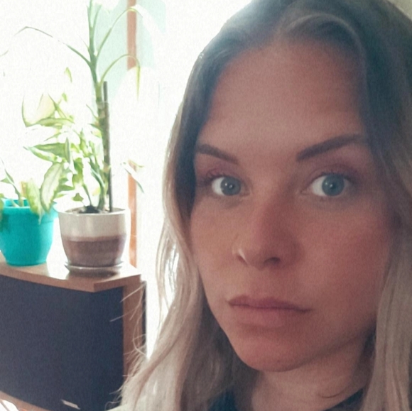 Meet your Posher, Jaime - Picture 2 of 2